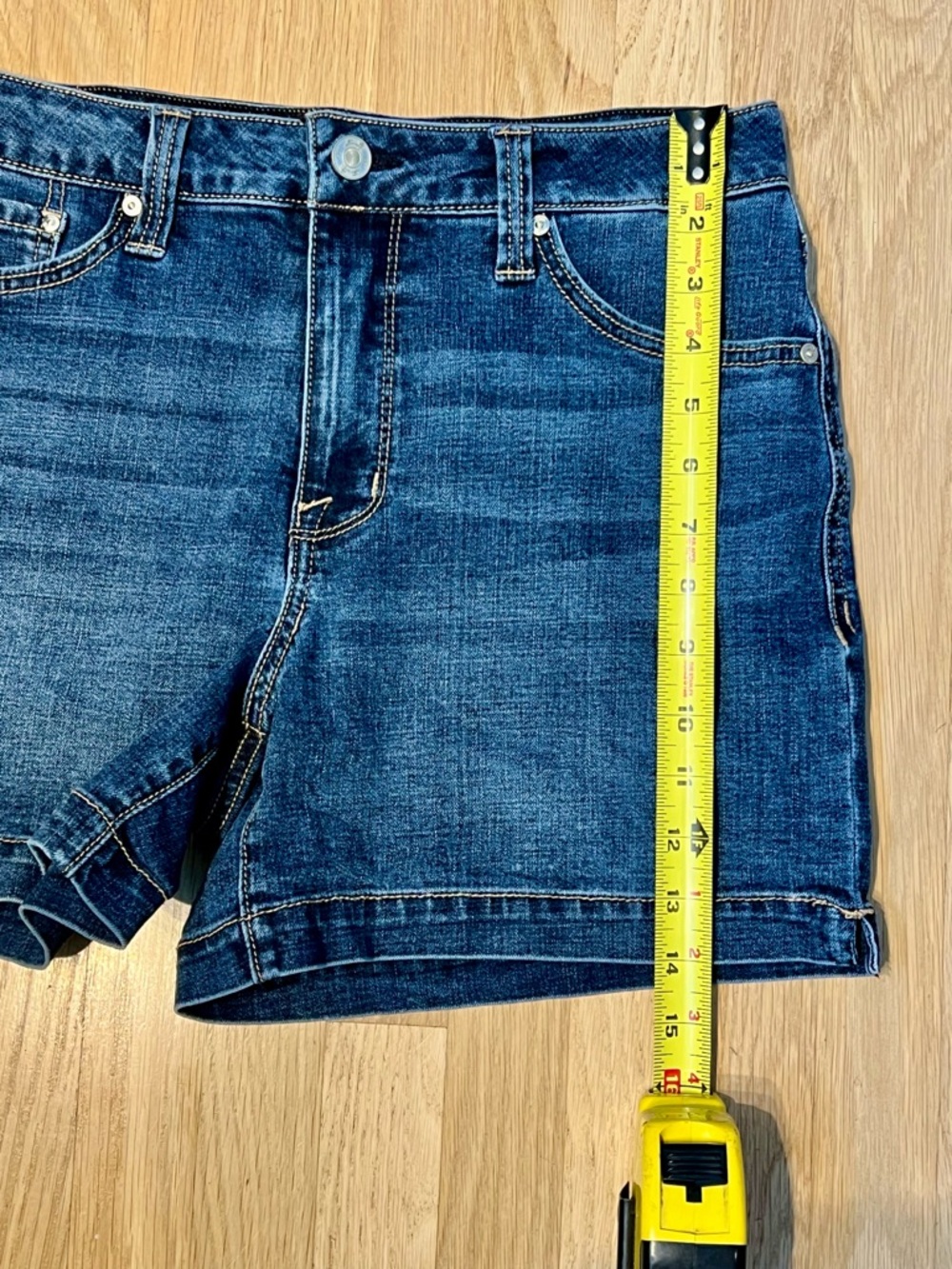 Seven7 High Rise Weekend Shorts Size 6 Dark Wash 4” Inseam Stretch Denim - Picture 14 of 15